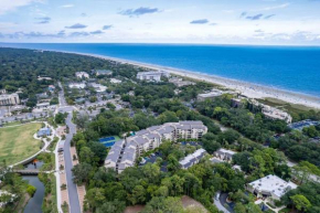 Luxury Updated One BR Condo Walk to the Beach Pool & Free Tennis Walk to 60 Shops & Restaurants